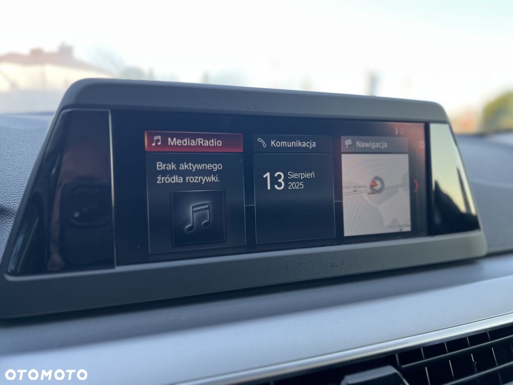 BMW Seria 5 530d xDrive - 14