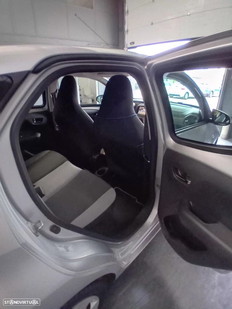 Toyota Aygo 1.0 X-Play+AC - 13