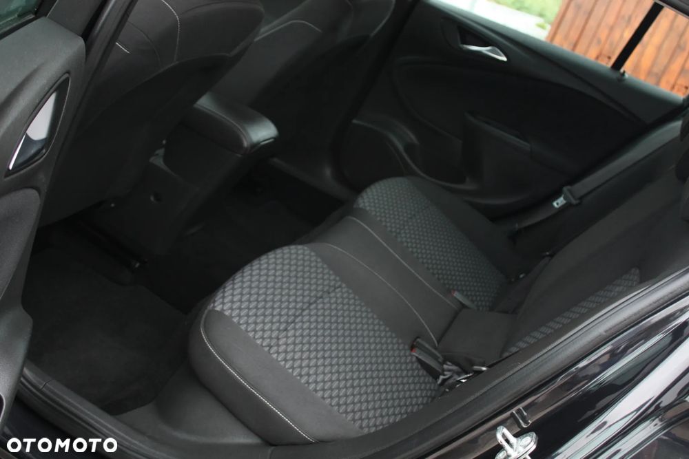 Opel Astra 1.4 Turbo Sports Tourer Dynamic - 32