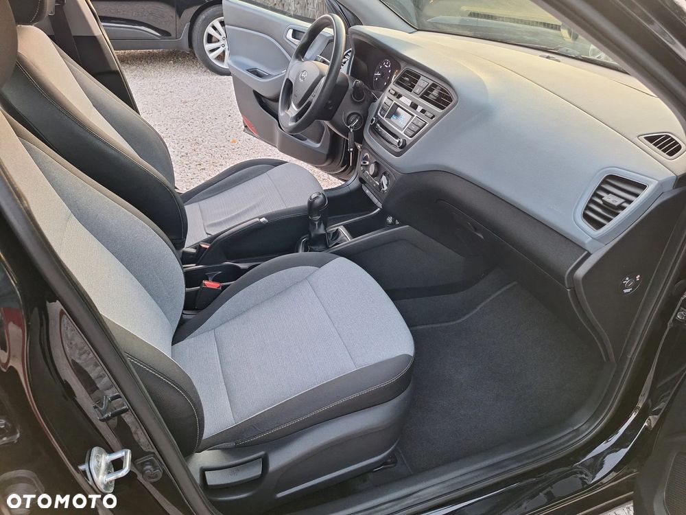 Hyundai i20 1.2 Trend - 24