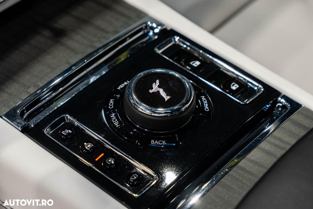 Rolls-Royce Ghost - 30
