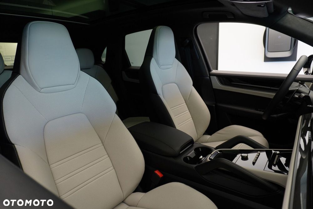 Porsche Cayenne - 27