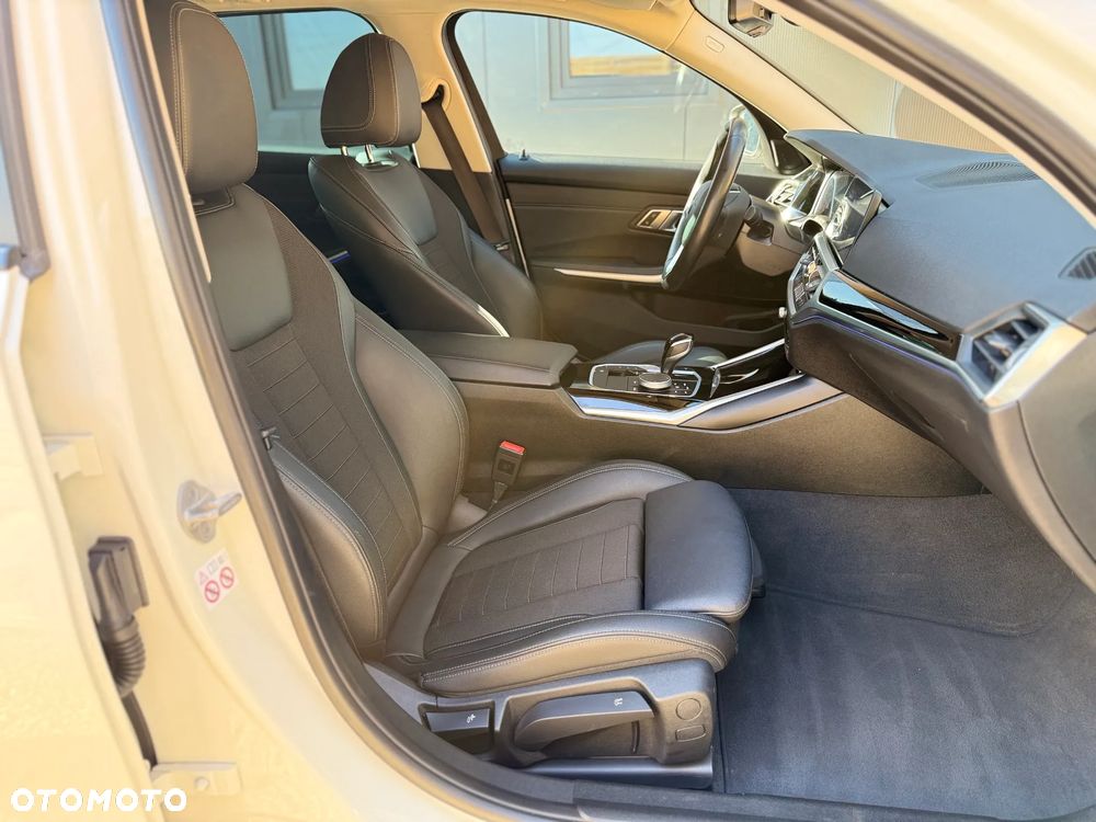 BMW Seria 3 320d xDrive Sport Line Shadow - 19