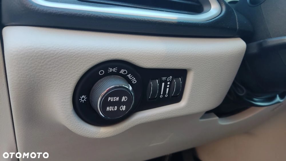 Chrysler Pacifica - 15