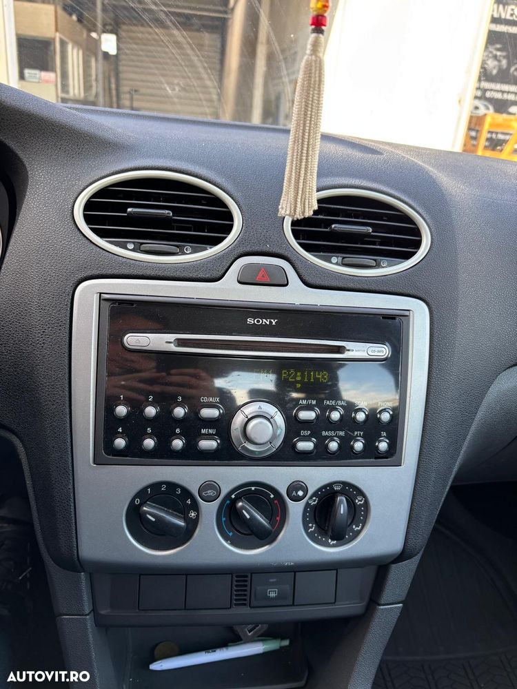 Ford Focus 1.6 TDCi Ambiente - 8