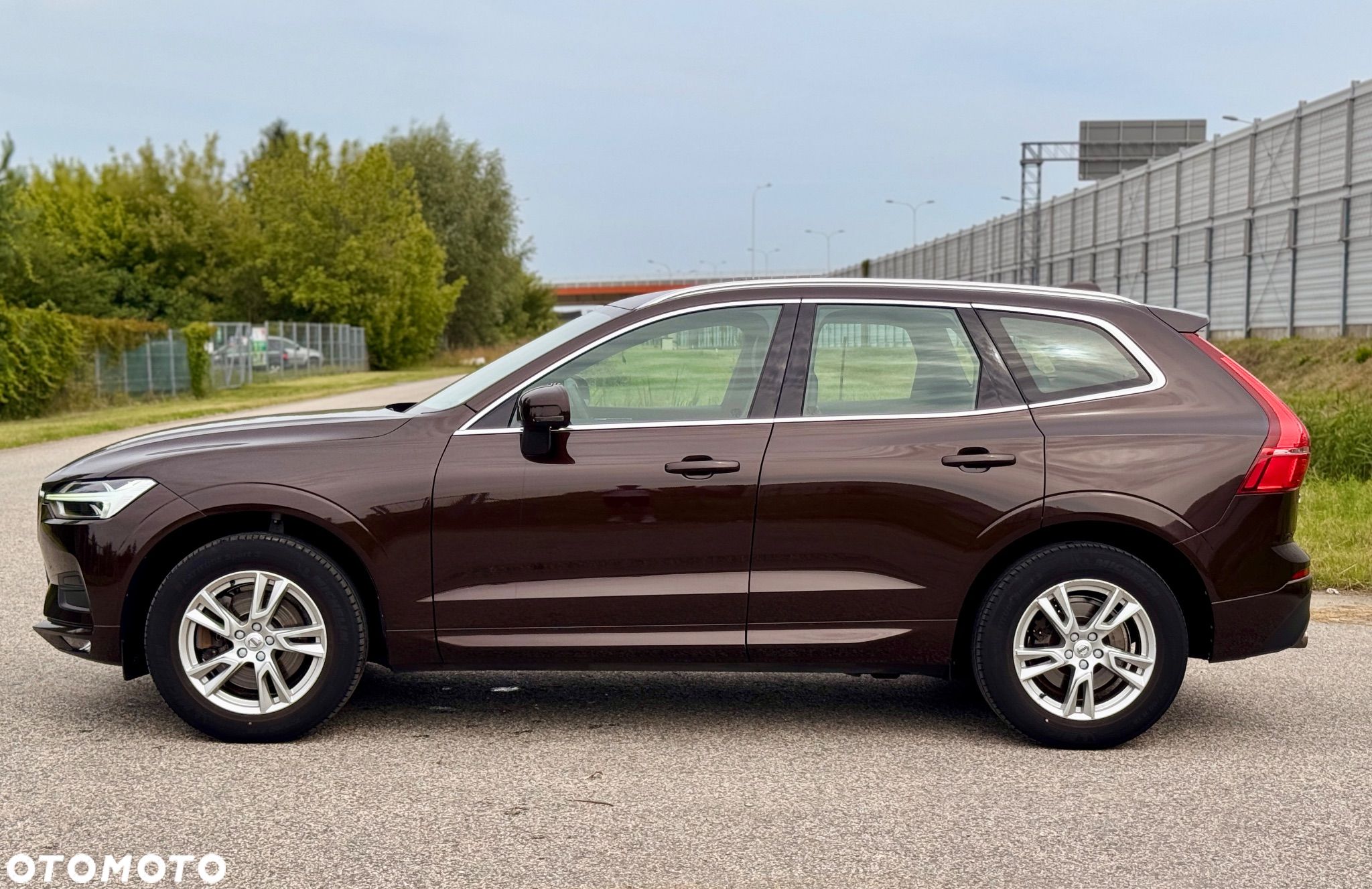 Volvo XC 60 T5 AWD Momentum Pro - 1