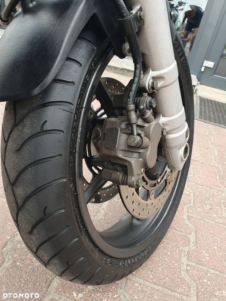 Yamaha MT - 33