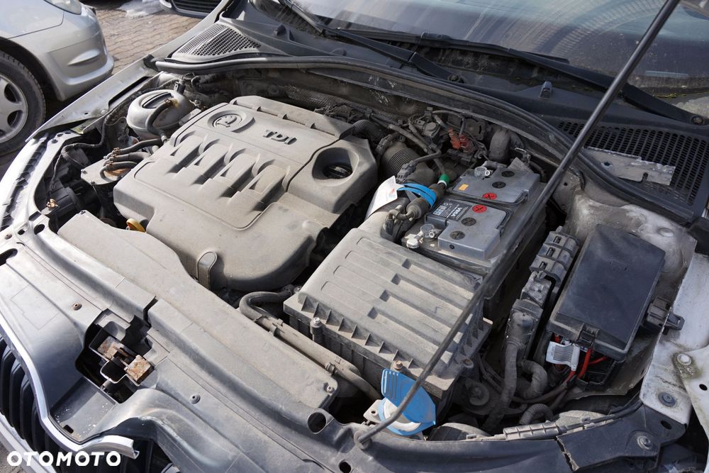SKODA OCTAVIA III 5E3 LB LIFTBACK 2014 LF9E 1.6 TDI CLHA 105KM MWX BIAŁY na części - 11
