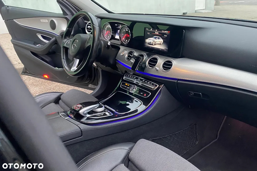Mercedes-Benz Klasa E 220 d 9G-TRONIC - 14