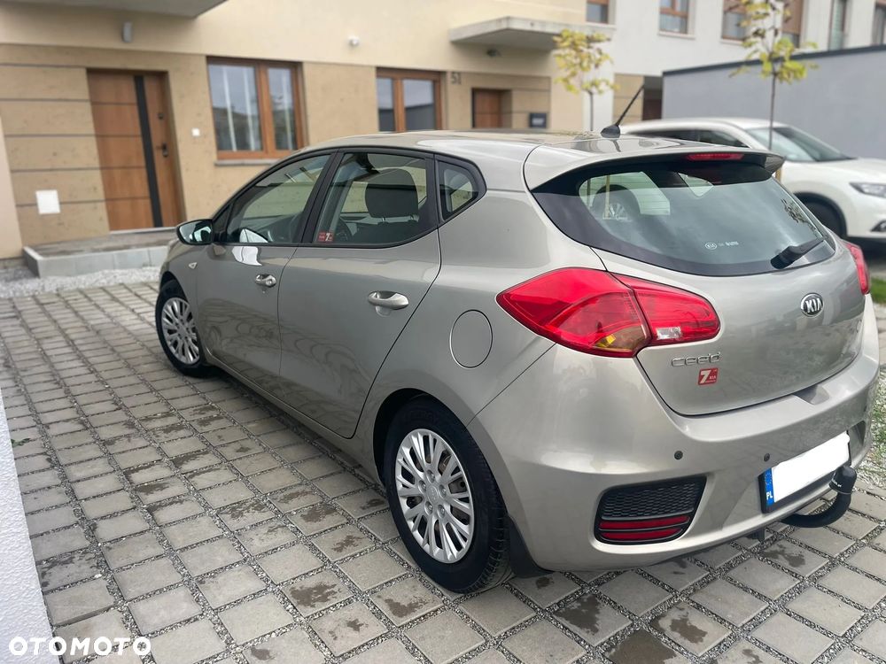 Kia Ceed Cee'd 1.6 GDI M - 8