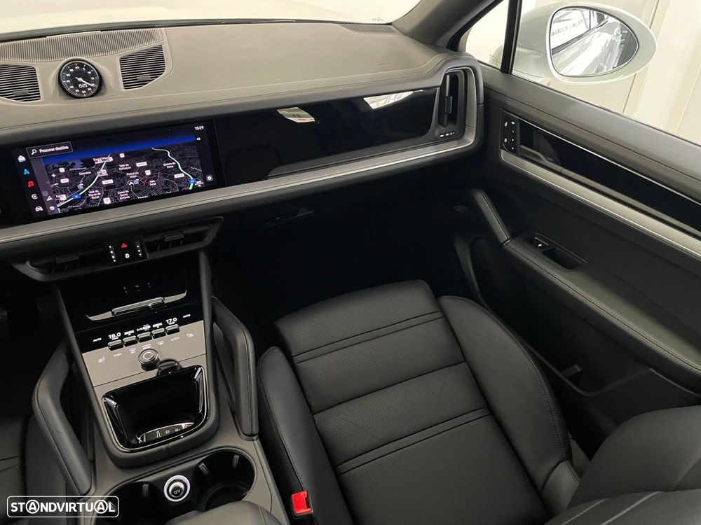 Porsche Cayenne Coupé E-Hybrid - 25