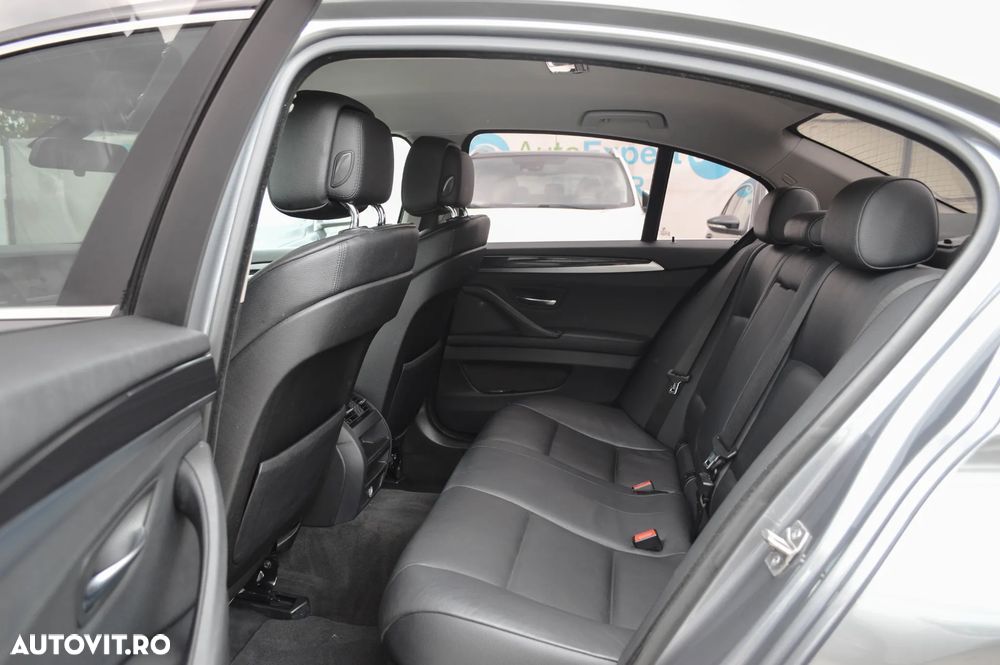 BMW Seria 5 520d Sport-Aut. - 28