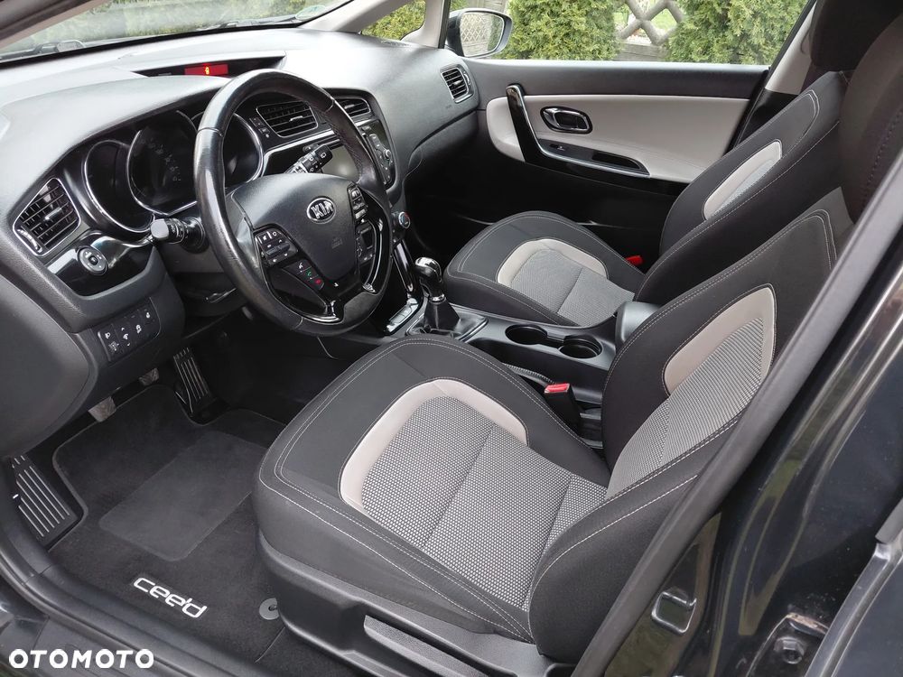 Kia Ceed 1.6 CRDi 128 Platinum Edition - 11