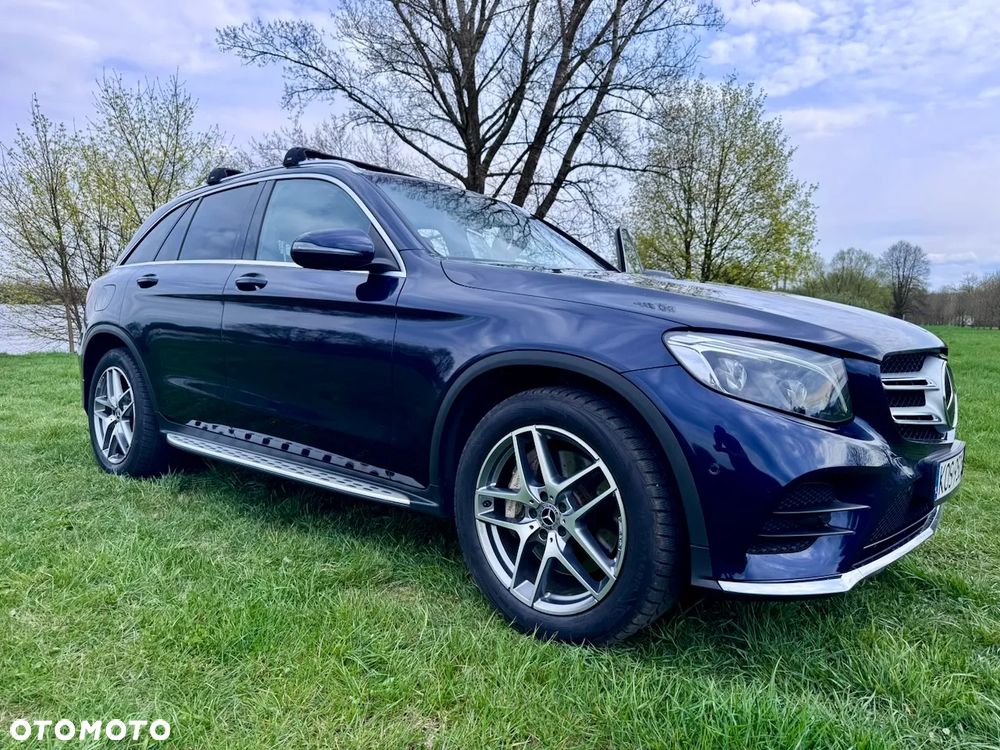Mercedes-Benz GLC 250 4Matic 9G-TRONIC AMG Line - 11