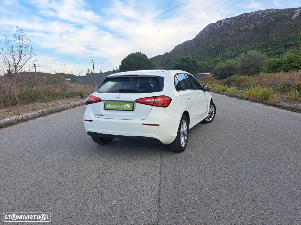 Mercedes-Benz A 250 e 8G-DCT - 4