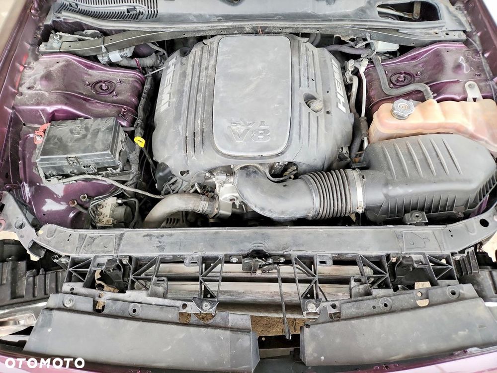 Dodge Challenger - 12