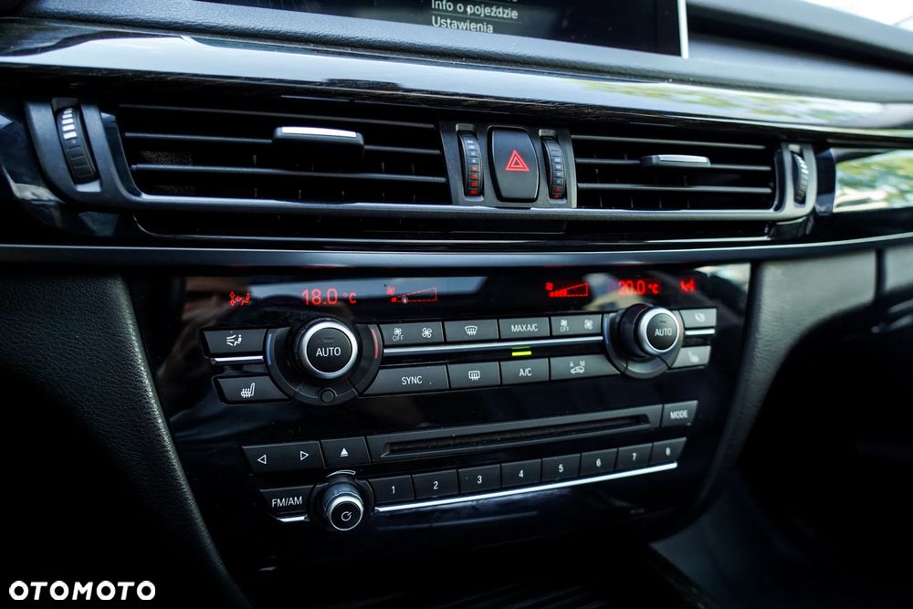 BMW X5 xDrive35i - 12