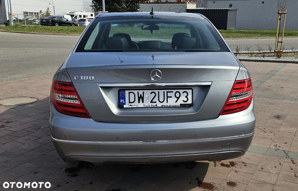 Mercedes-Benz Klasa C 180 - 11