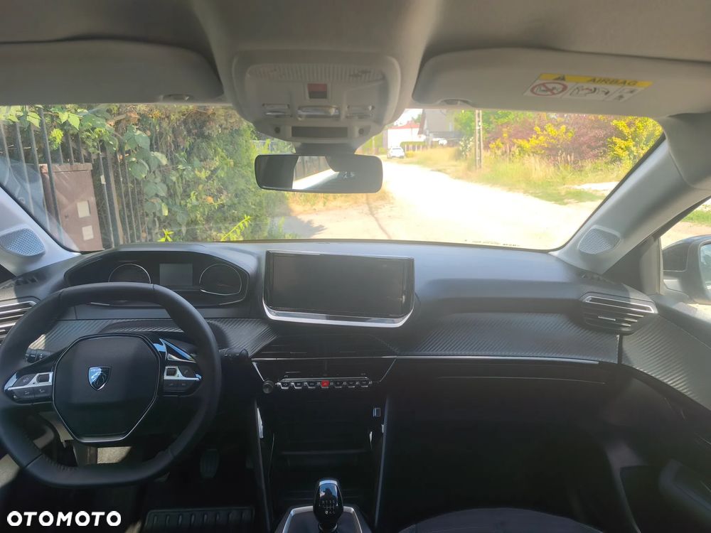 Peugeot 208 - 19