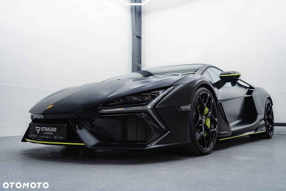 Lamborghini Revuelto - 12
