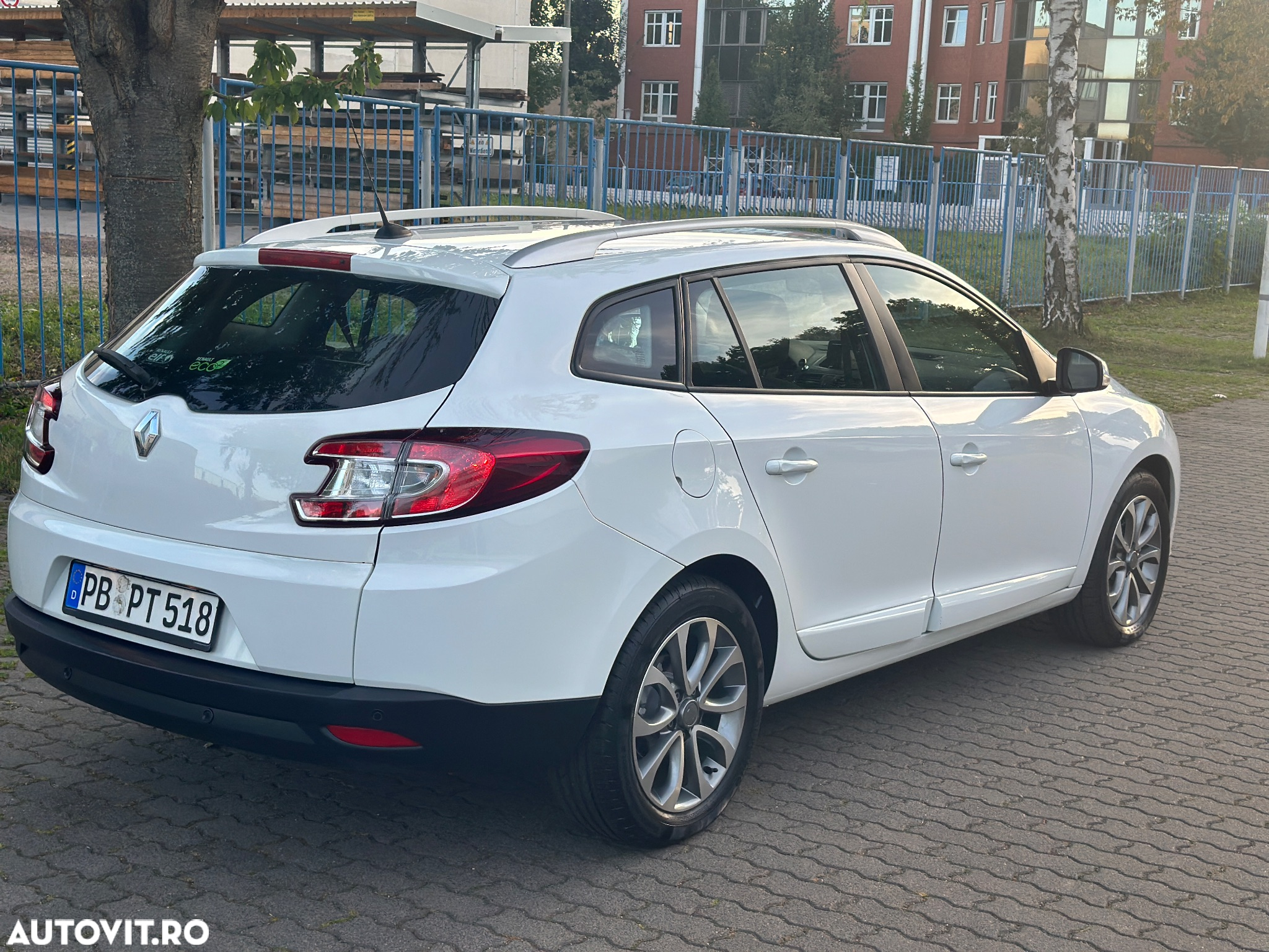 Renault Megane Coupe Energy dCi 110 FAP Start & Stop Expression - 3