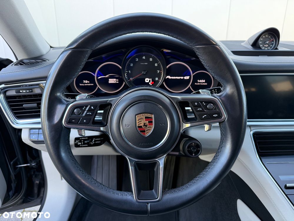 Porsche Panamera 4S Executive - 22