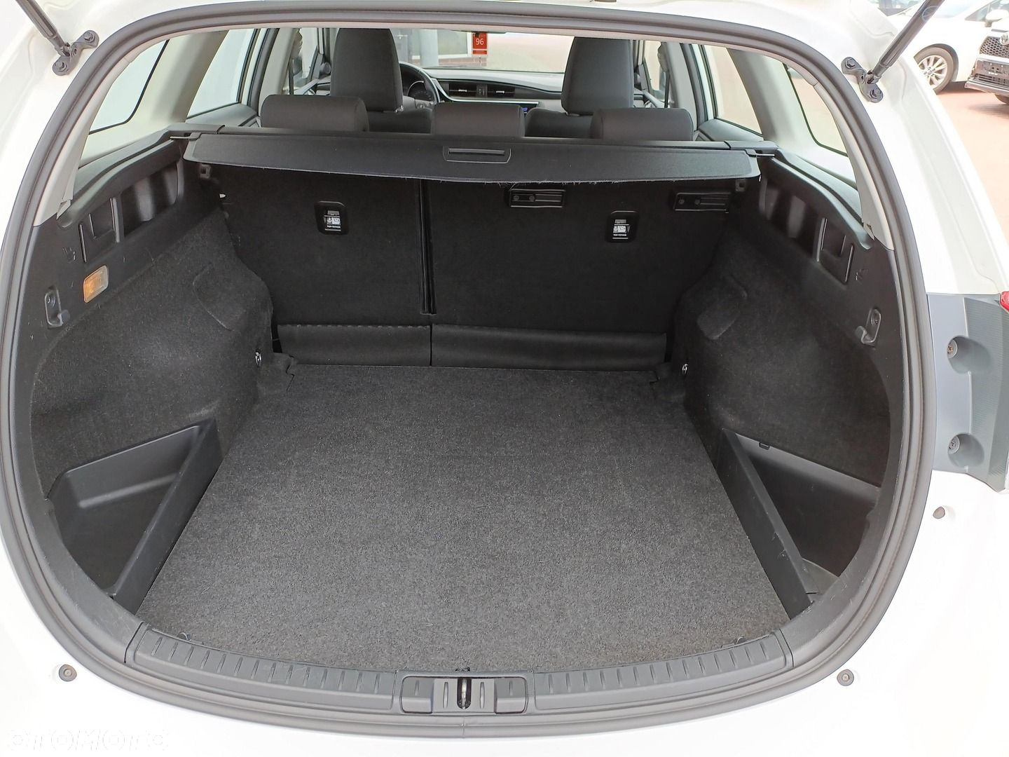 Toyota Auris - 21