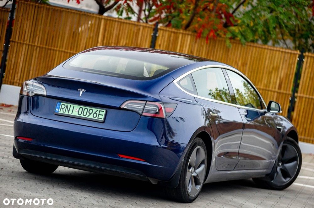Tesla Model 3 - 6