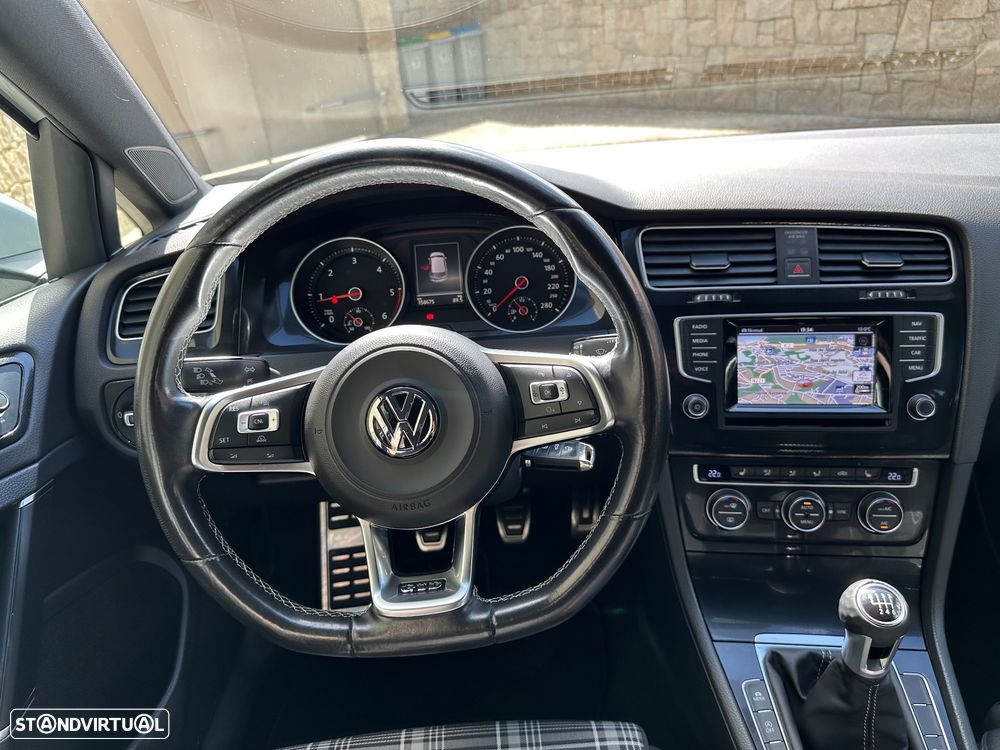 VW Golf 2.0 TDI GTD - 13