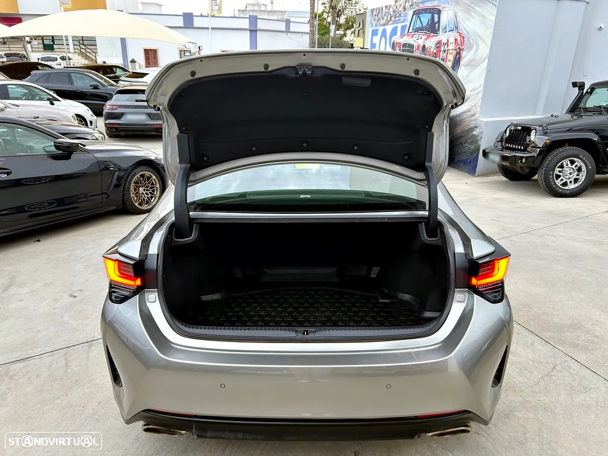 Lexus RC 300h Luxury - 27