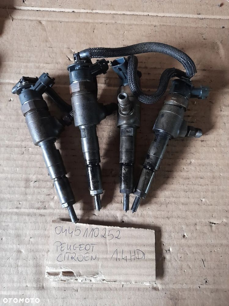 Wtryskiwacz wtrysk Peugeot Citroen 1.4 HDI 0445110252 - 1