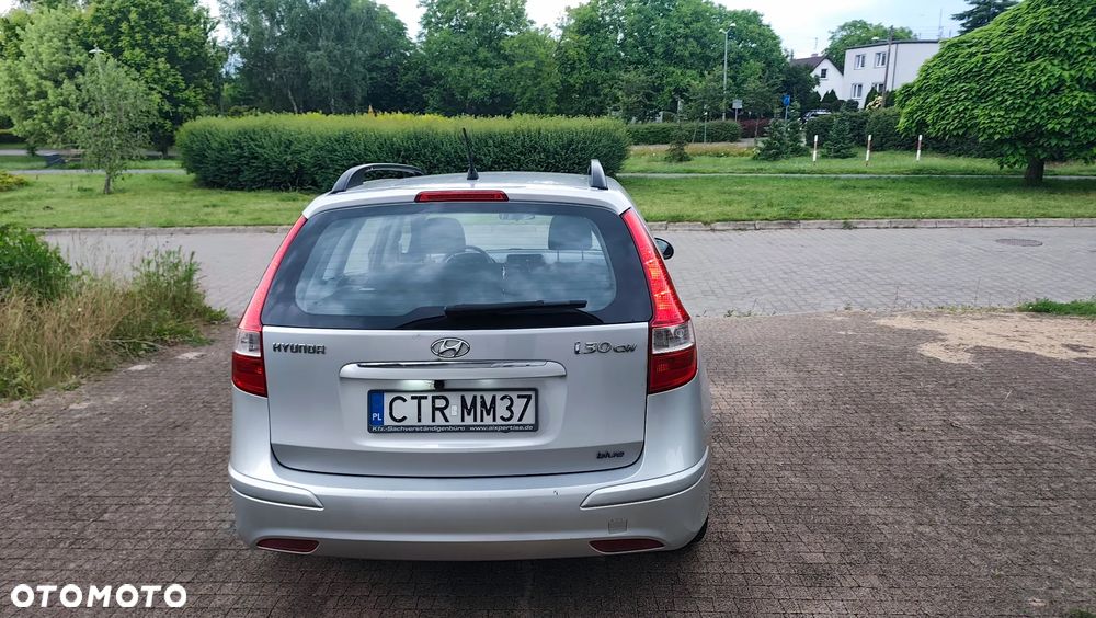 Hyundai i30 blue 1.6 CRDi Premium - 19