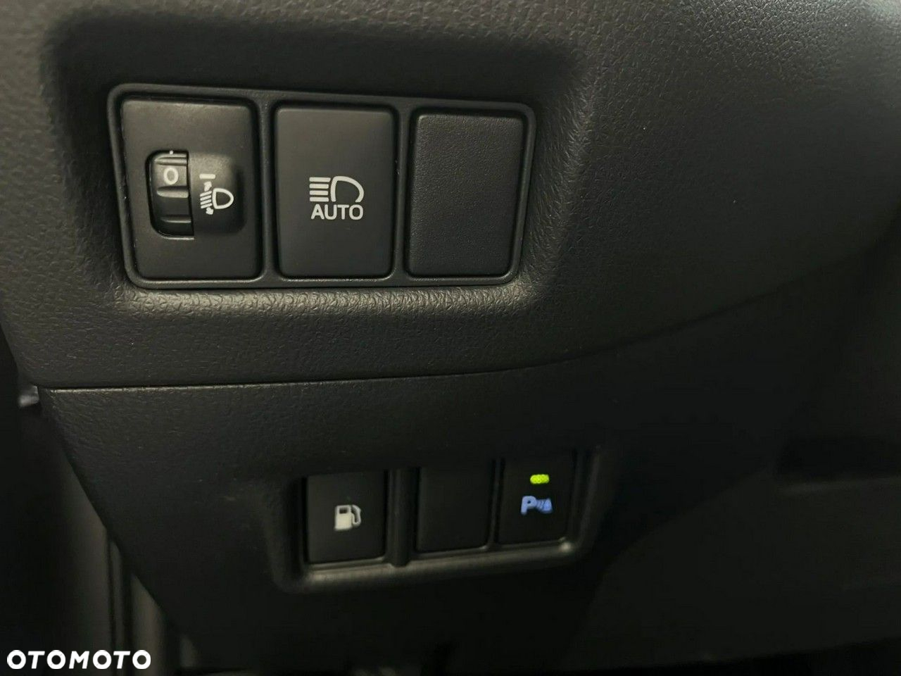 Toyota C-HR - 16