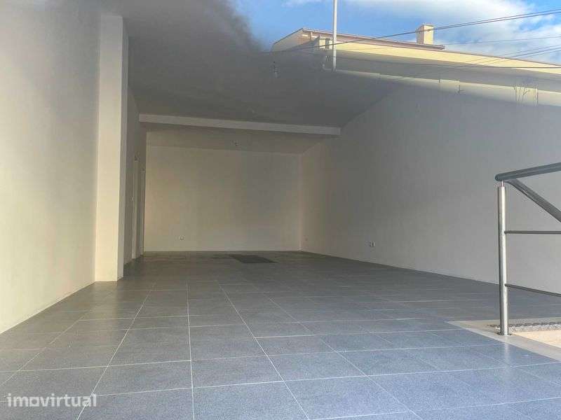 Alugo Loja 80 m2 ao Forno - Rio Tinto - Grande imagem: 3/8