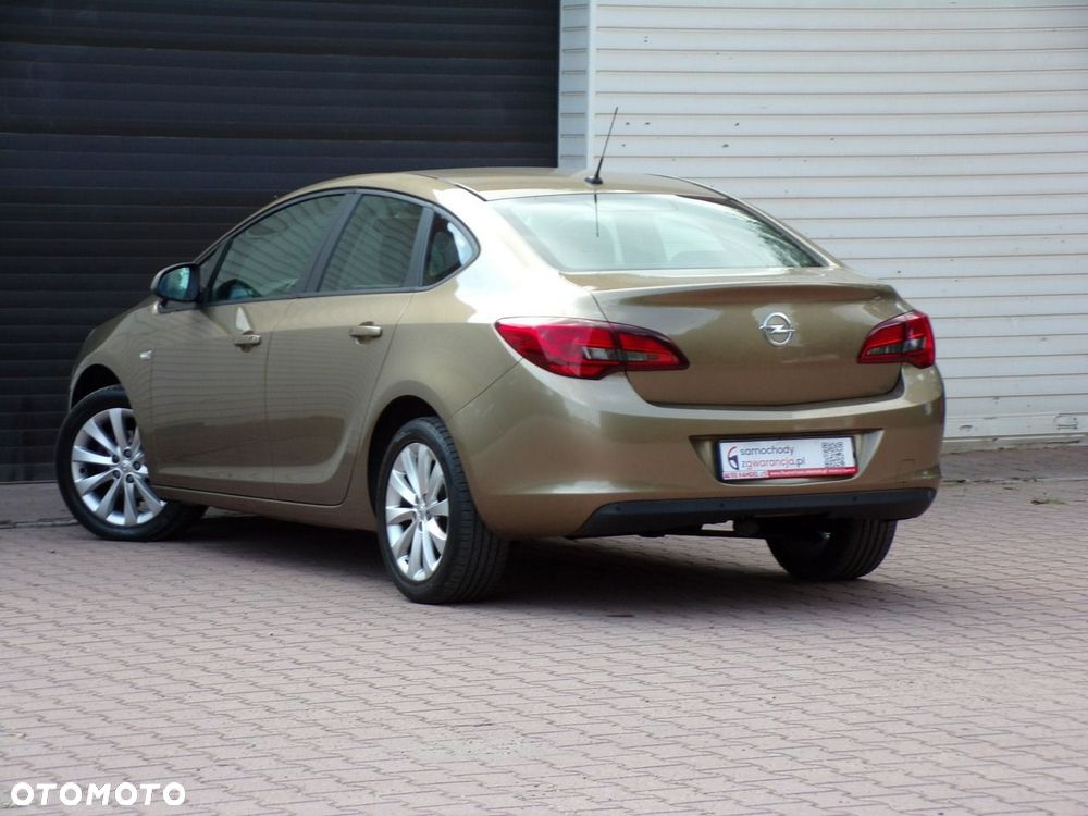 Opel Astra - 16