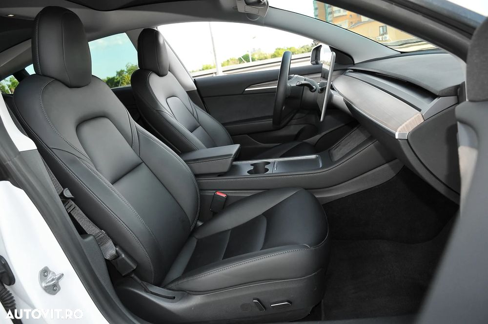 TESLA Model 3 2022 — imagine 13