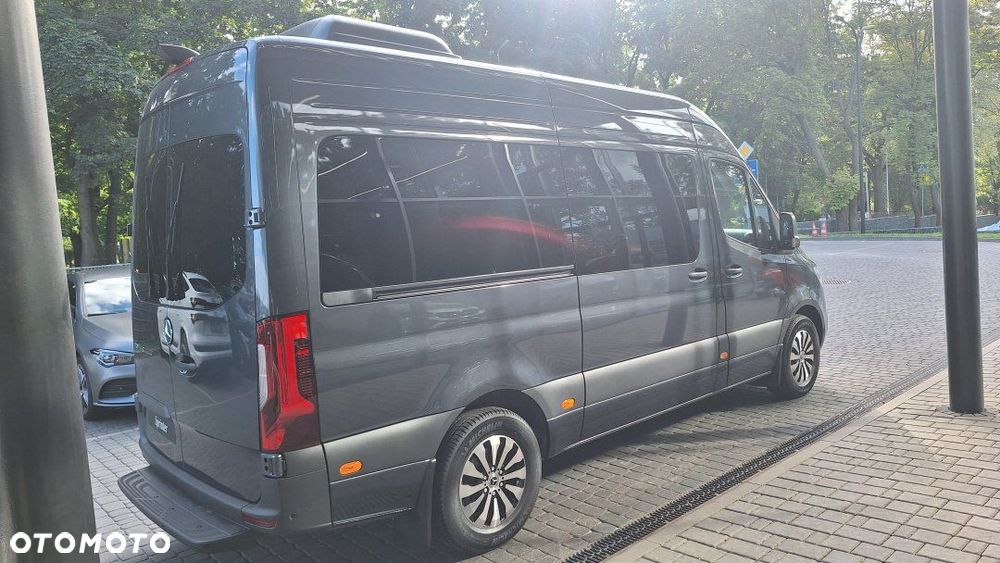 Mercedes-Benz Sprinter - 12