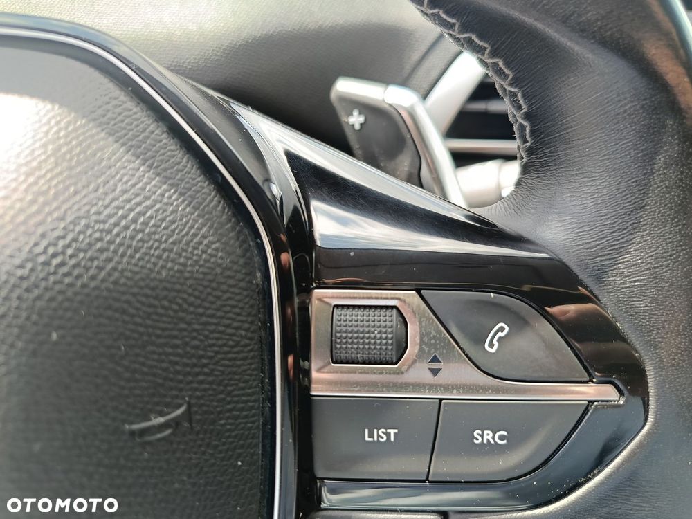 Peugeot 5008 1.6 PureTech Allure S&S EAT8 - 19