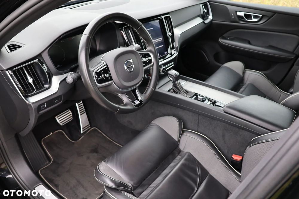 Volvo S60 T4 R-Design - 10