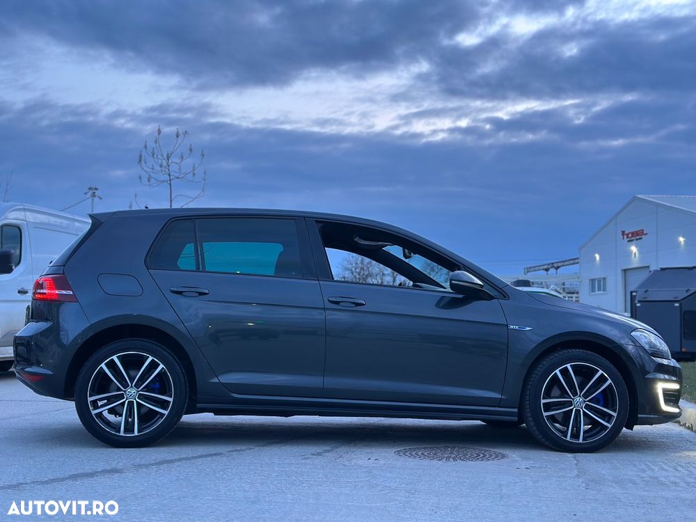 Volkswagen Golf - 18