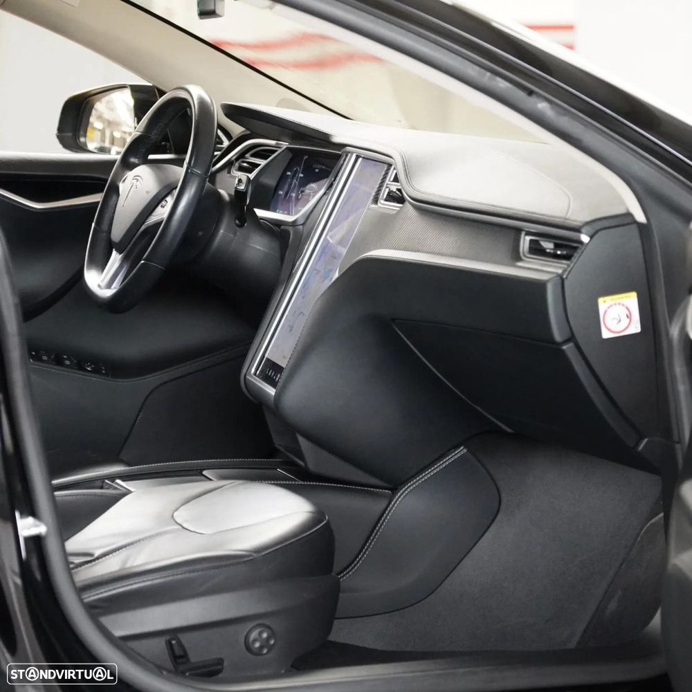 Tesla Model S 85 — fotografia 12