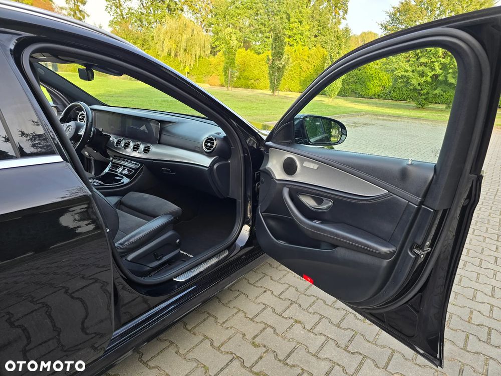 Mercedes-Benz Klasa E 220 d T 9G-TRONIC AMG Line - 24