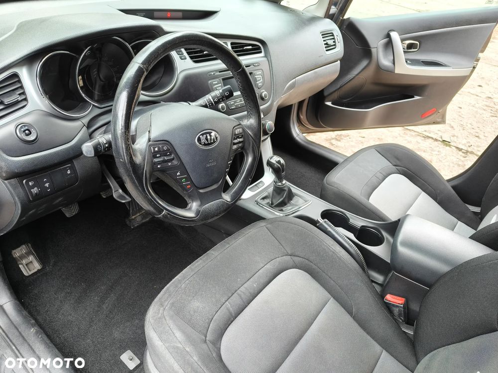 Kia Ceed - 29