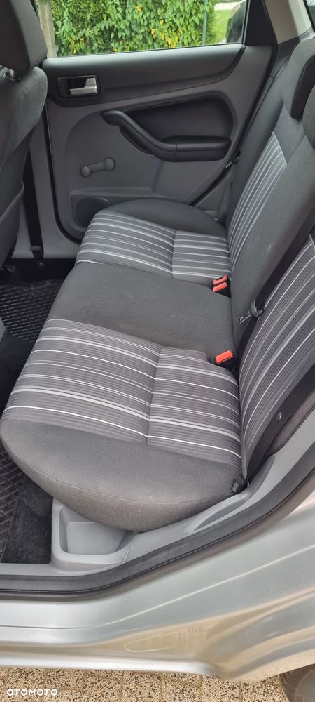 Ford Focus 1.6 TDCi Ambiente - 10