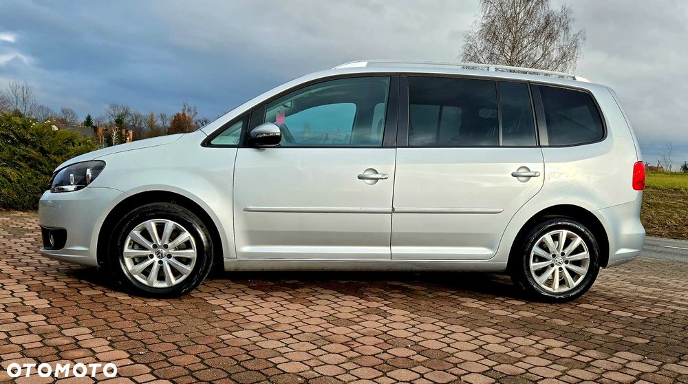 Volkswagen Touran 2.0 TDI DPF BlueMotion Technology DSG Life - 2