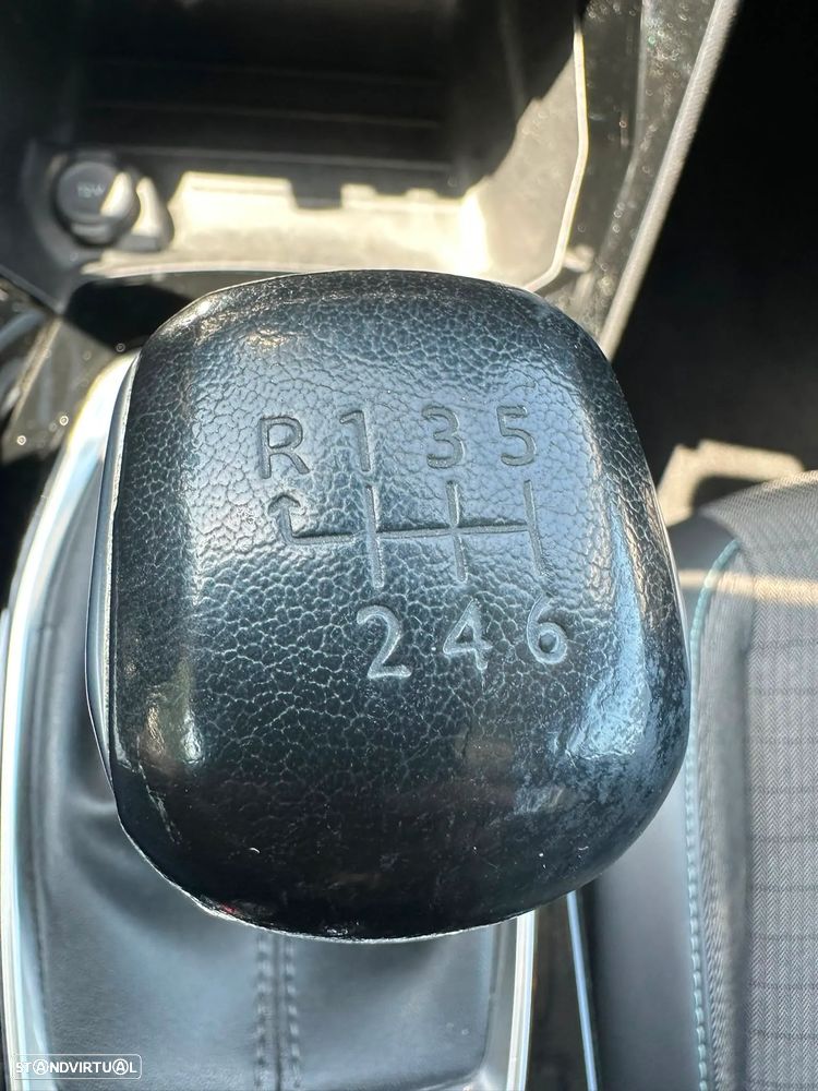 Peugeot 208 1.2 PureTech Allure - 12