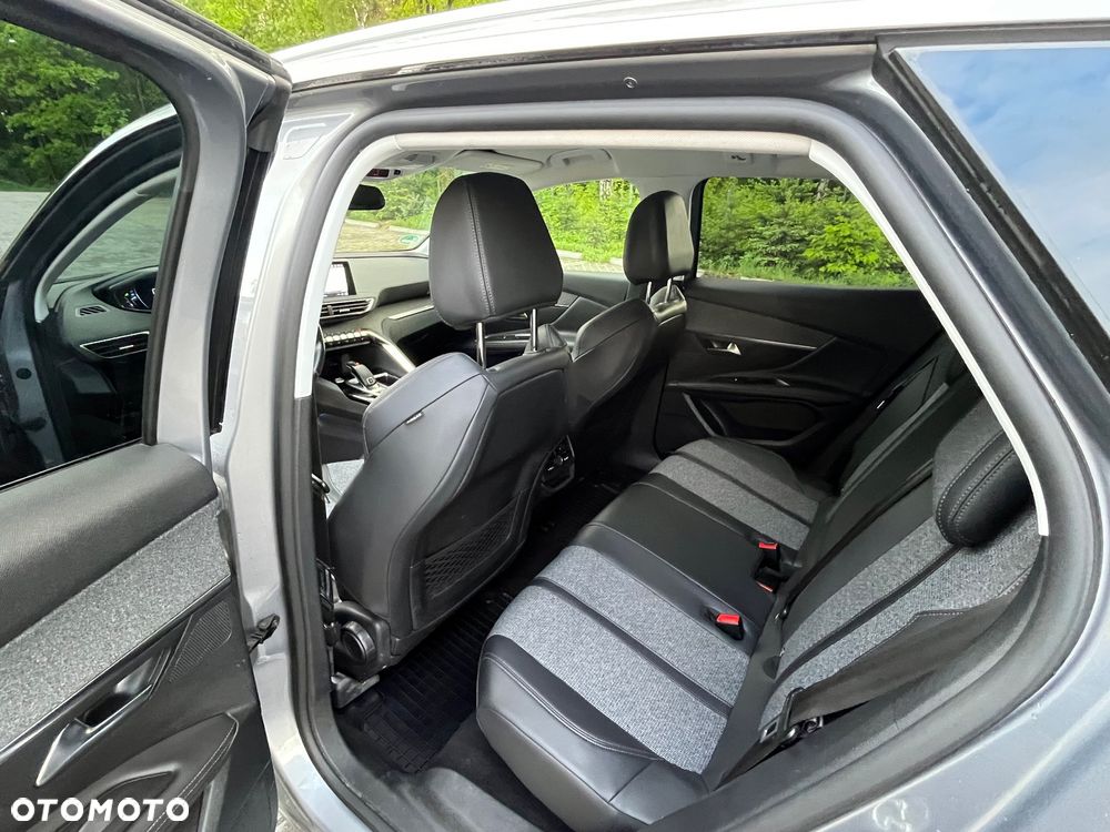Peugeot 3008 BlueHDi 180 Stop & Start EAT8 Allure - 32