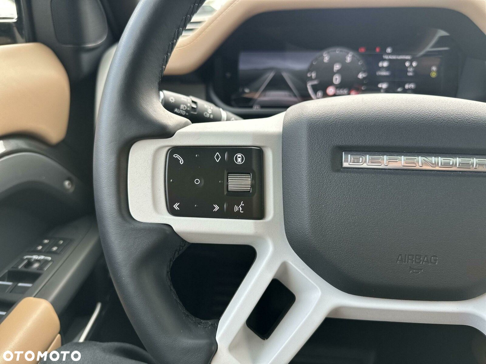 Land Rover Defender - 17