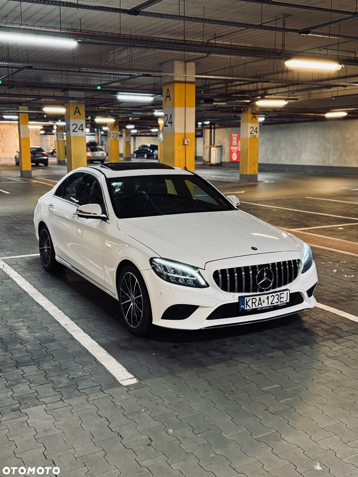 Mercedes-Benz Klasa C 300 9G-TRONIC - 3