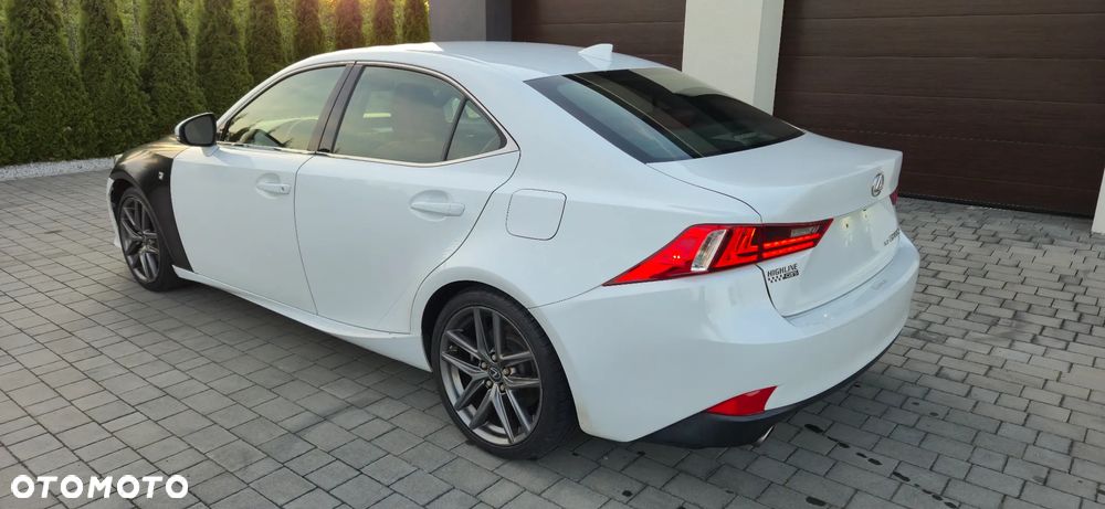 Lexus IS - 8
